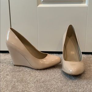 Banana Republic Nude Wedges. Size 6.
